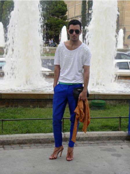 This Man Has a Good Taste in Women&rsquo;s Shoes (16 pics)
