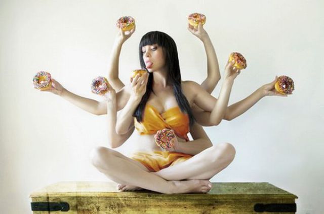 Donuts and Girls &ndash; What More to Ask! (33 pics)