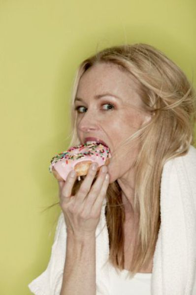 Donuts and Girls &ndash; What More to Ask! (33 pics)
