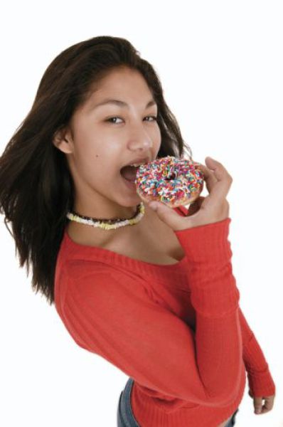 Donuts and Girls &ndash; What More to Ask! (33 pics)