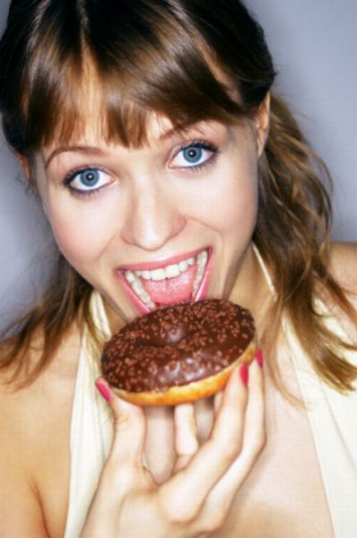 Donuts and Girls – What More to Ask! (33 pics) Donuts and Girls – What More to Ask! (33 pics)