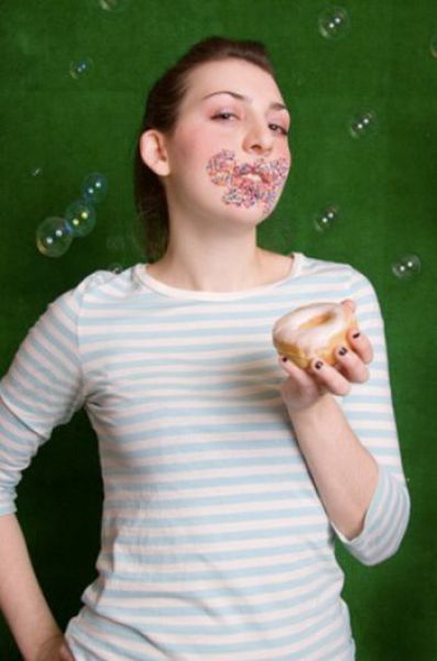 Donuts and Girls &ndash; What More to Ask! (33 pics)