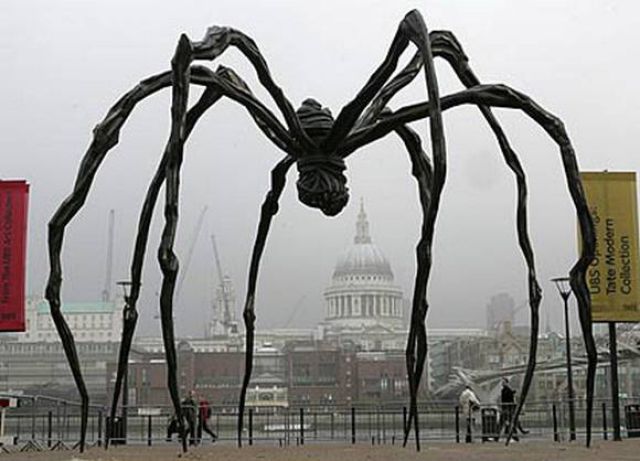 Awesome Giant Sculptures (31 pics)