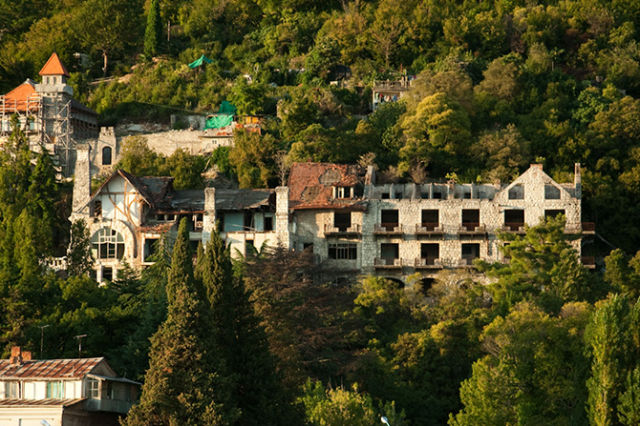 A Paradise That Became a Ghost Town (31 pics)