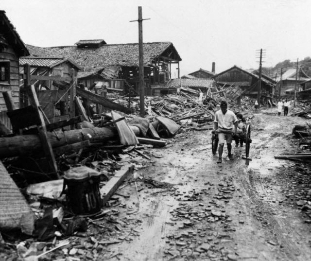 Frightening Hiroshima and Nagasaki Atomic Bomb Pictures