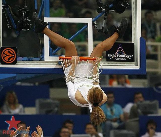 Ukrainian Banned Cheerleaders Are Back