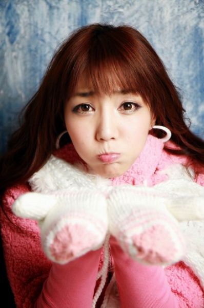 This Is How Asians Pose