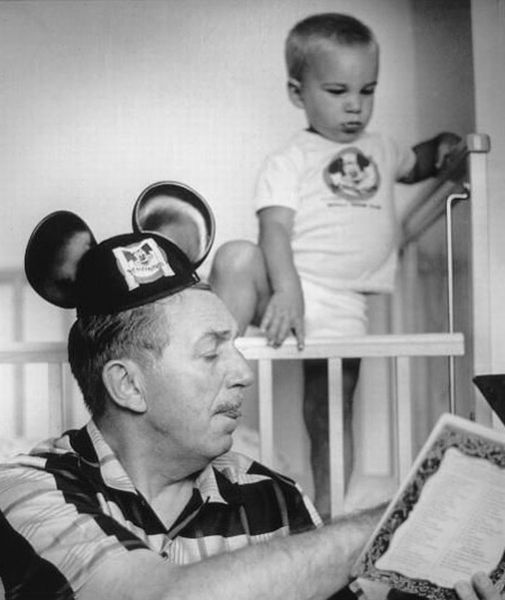 Rare Photographs of Celebrities. Part 19