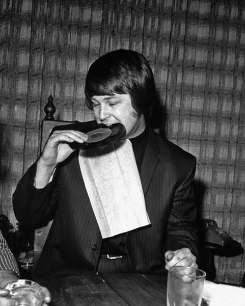 rare photographs of celebrities part 19 144 pics 3.html - 144 HD Photos | Premium Gallery 2012