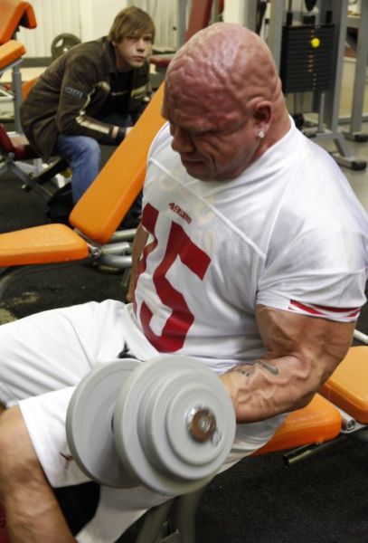 Hilarious Gym Moments Caught on Camera