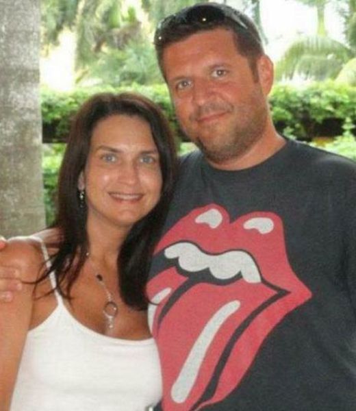 T-Shirts Create Hilarious Boob Photobombs