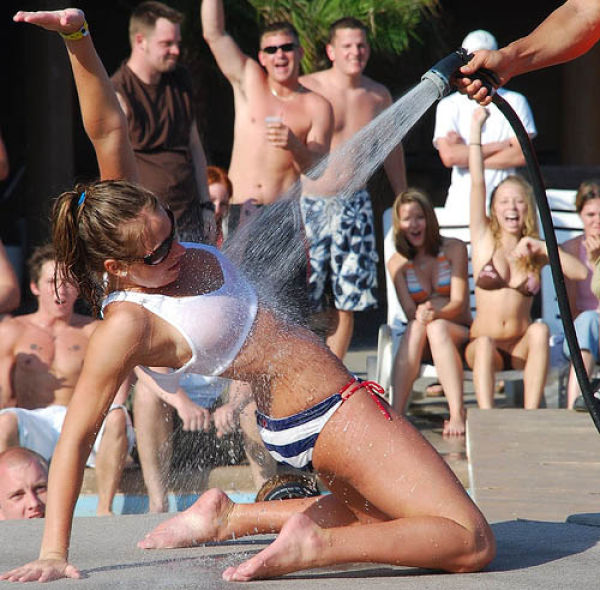 Spring Breakers Know How to Party Hard