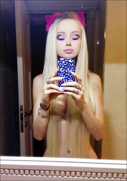 Living Barbie Doll’s Beach Visit