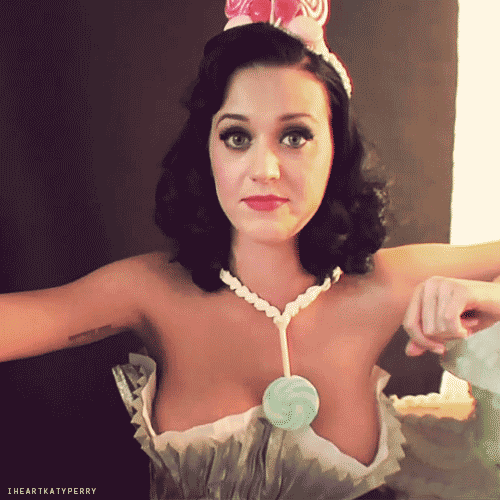 Kinky GIFS of Katy Perry’s Boobs