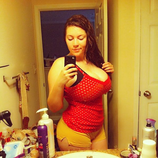 Girls with Killer Curves