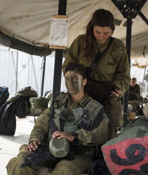 Some of the Hot Israeli Girls in Arms