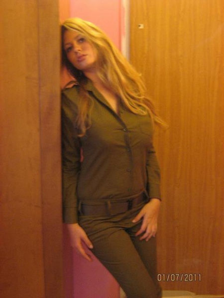 Some of the Hot Israeli Girls in Arms