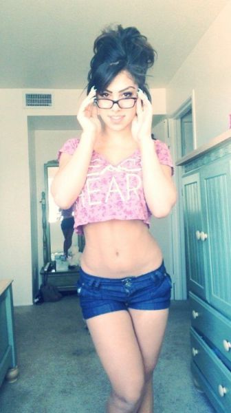 A Few Hot Girls Who Make Glasses Look Sexy
