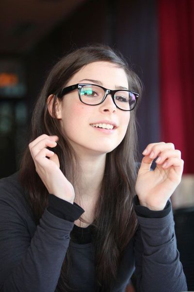 A Few Hot Girls Who Make Glasses Look Sexy
