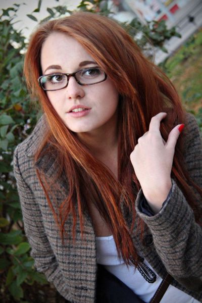 A Few Hot Girls Who Make Glasses Look Sexy