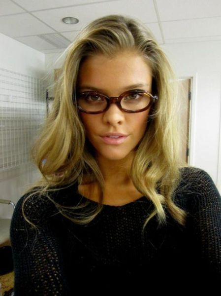 A Few Hot Girls Who Make Glasses Look Sexy
