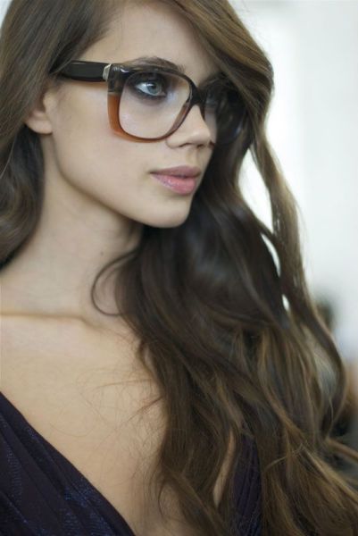A Few Hot Girls Who Make Glasses Look Sexy