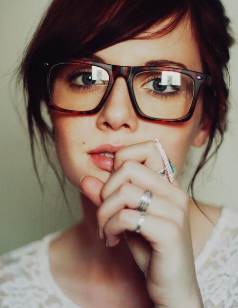 A Few Hot Girls Who Make Glasses Look Sexy