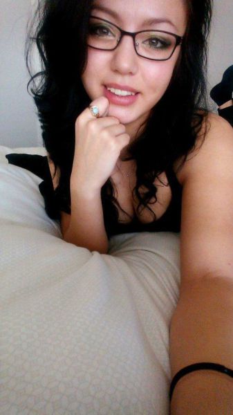 A Few Hot Girls Who Make Glasses Look Sexy