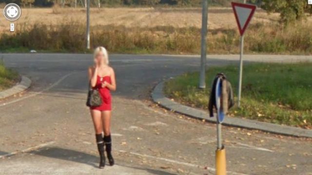 Sexy Ladies Get Caught on Google Street View