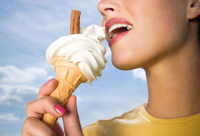 Babes Looking Hot While Eating Ice Cream