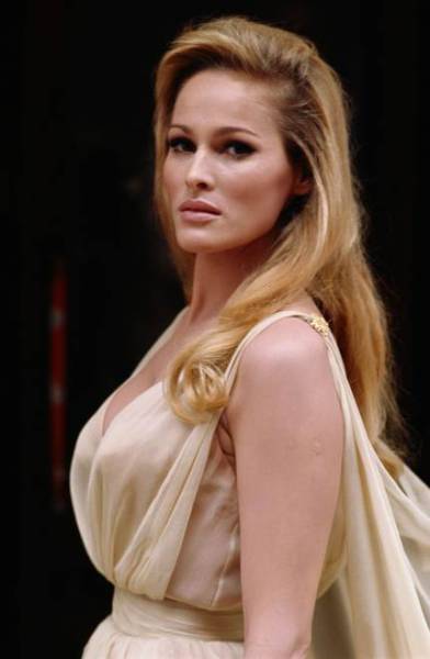The Sexiest Girls of James Bond Movies