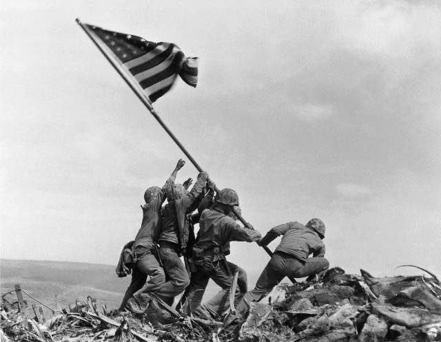 Jaw-Dropping Moments In History Captured On Camera
