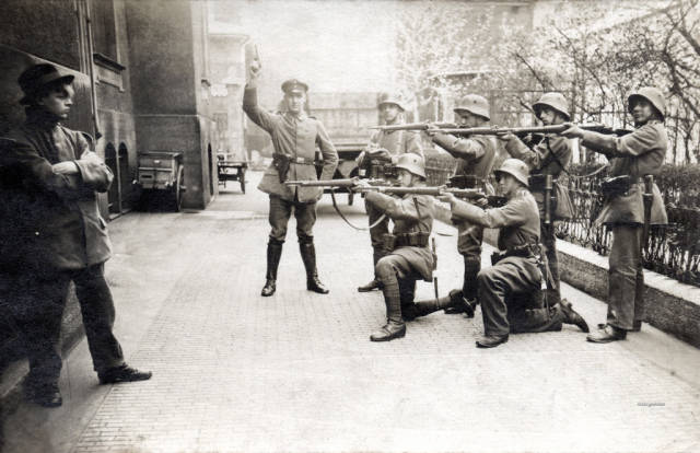 Jaw-Dropping Moments In History Captured On Camera