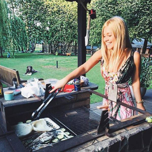 These Gals With BBQ Will Make You Drool