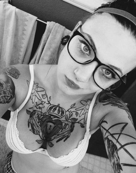 Hot Tattoos And Sexy Women Go Really Well Together