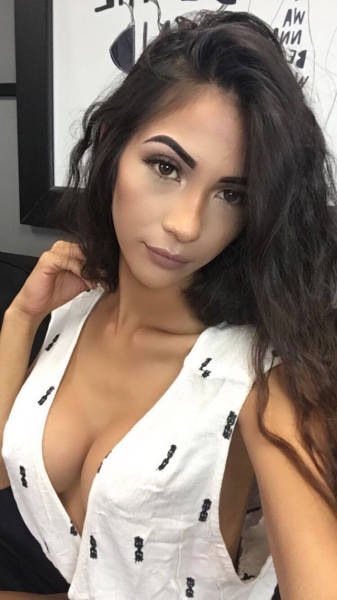 All Girls Should Go Bra-Free