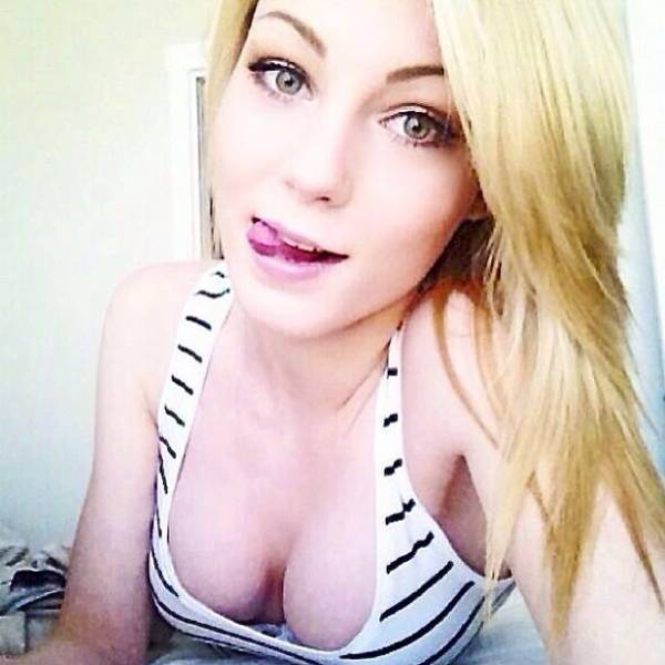 Here’s Twitch’s Hottest Female Streamer